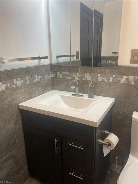 5536 Hauserman Rd, Parma, OH 44130 photo 11
