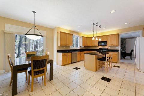 7375 Joseph Dr, Solon, OH 44139 photo 13