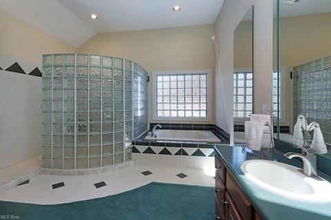 7375 Joseph Dr, Solon, OH 44139 photo 24