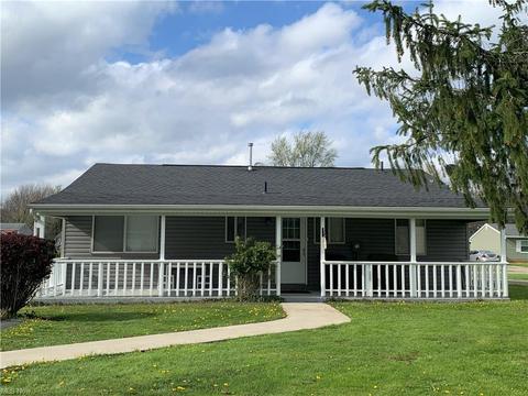 9840 Green Dr, Windham, OH 44288 photo 1
