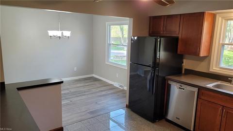 38265 Aurora Rd, Solon, OH 44139 photo 3