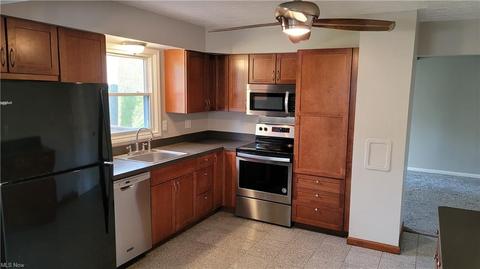 38265 Aurora Rd, Solon, OH 44139 photo 2