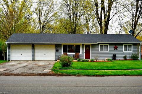 816 Duffey St, Elyria, OH 44035 photo 1