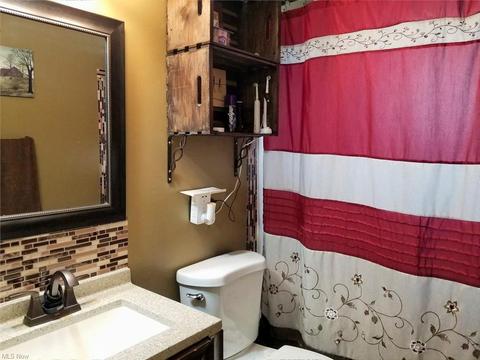 816 Duffey St, Elyria, OH 44035 photo 11