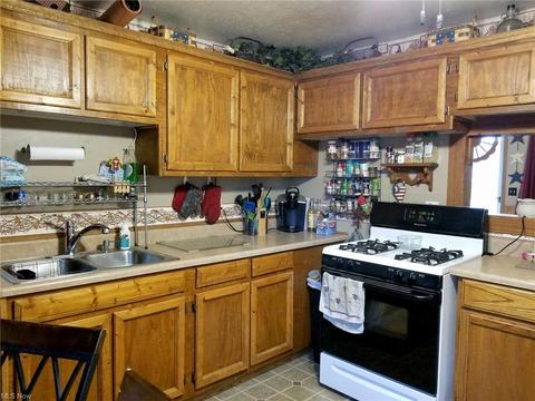 816 Duffey St, Elyria, OH 44035 photo 8