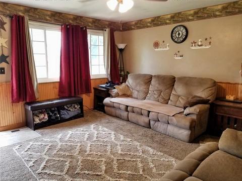 816 Duffey St, Elyria, OH 44035 photo 5