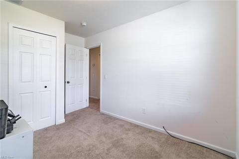 365 Springbrook Cir, Elyria, OH 44035 photo 29