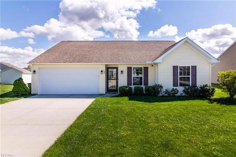 365 Springbrook Cir, Elyria, OH 44035 photo 1