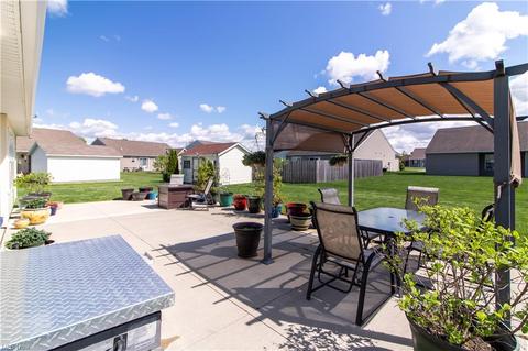 365 Springbrook Cir, Elyria, OH 44035 photo 7
