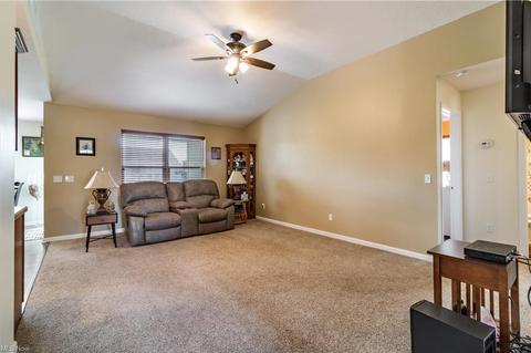 365 Springbrook Cir, Elyria, OH 44035 photo 10