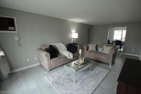 7392 Eisenhower Dr #3, Boardman, OH 44512 photo 3