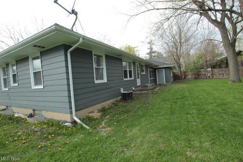 8876 School St, Windham, OH 44288 photo 5