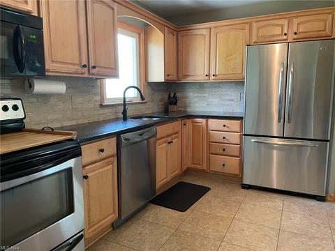 1133 E Ridgewood Dr, Seven Hills, OH 44131 photo 7