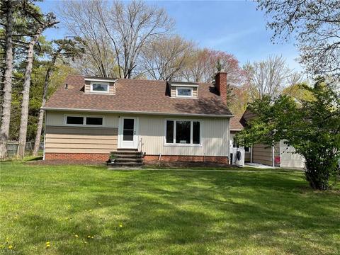 1133 E Ridgewood Dr, Seven Hills, OH 44131 photo 1