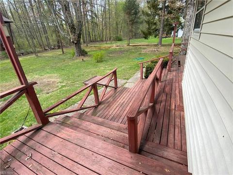 5616 W Maple Rd, Geneva, OH 44041 photo 6