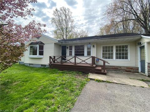 5616 W Maple Rd, Geneva, OH 44041 photo 4