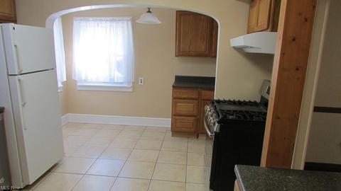 277 Columbus St, Elyria, OH 44035 photo 4