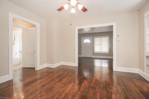 4703 Maplecrest Ave, Parma, OH 44134 photo 7