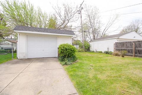 4703 Maplecrest Ave, Parma, OH 44134 photo 22