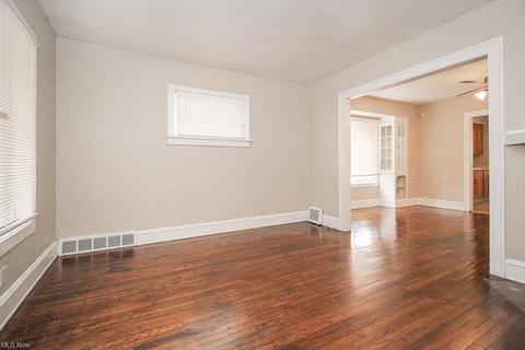 4703 Maplecrest Ave, Parma, OH 44134 photo 5