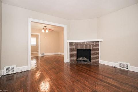4703 Maplecrest Ave, Parma, OH 44134 photo 4