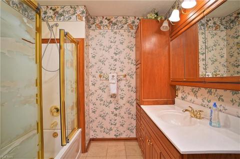 5810 Memory Dr, New Franklin, OH 44319 photo 33
