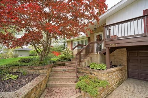 5810 Memory Dr, New Franklin, OH 44319 photo 2