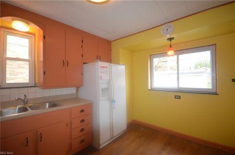 2809 Brookview Blvd, Parma, OH 44134 photo 10