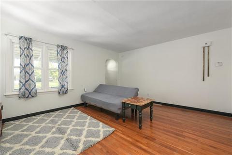 702 E 34th St, Lorain, OH 44055 photo 6