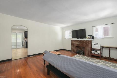 702 E 34th St, Lorain, OH 44055 photo 8