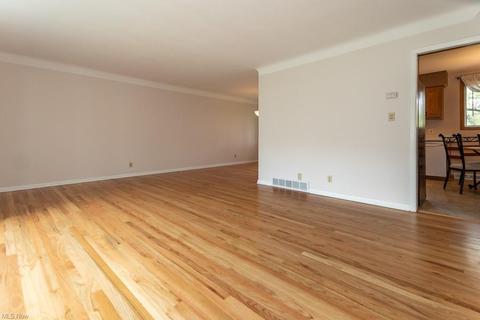 6020 Sequoia Dr, Parma, OH 44134 photo 18