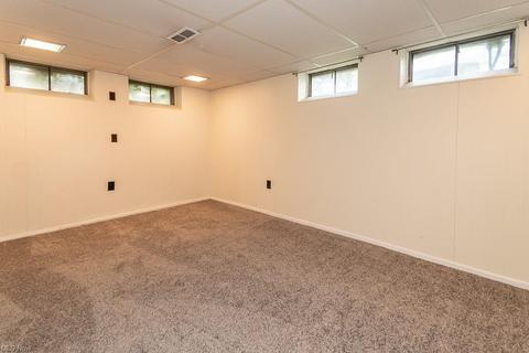 6020 Sequoia Dr, Parma, OH 44134 photo 7