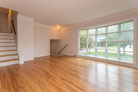 6020 Sequoia Dr, Parma, OH 44134 photo 5