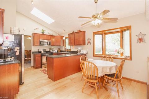 8656 Hendricks Rd, Mentor, OH 44060 photo 9