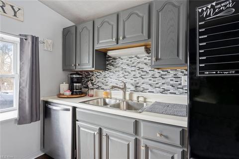 27220 Orange St, Beloit, OH 44609 photo 7