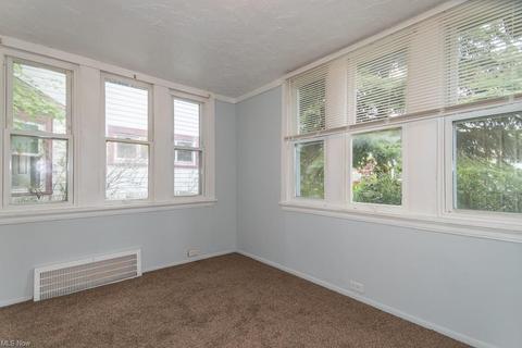 115 E 220th St, Euclid, OH 44123 photo 8