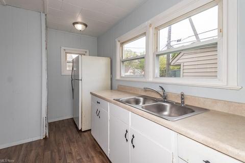 115 E 220th St, Euclid, OH 44123 photo 6
