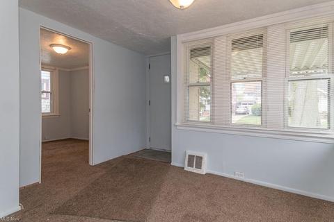 115 E 220th St, Euclid, OH 44123 photo 12