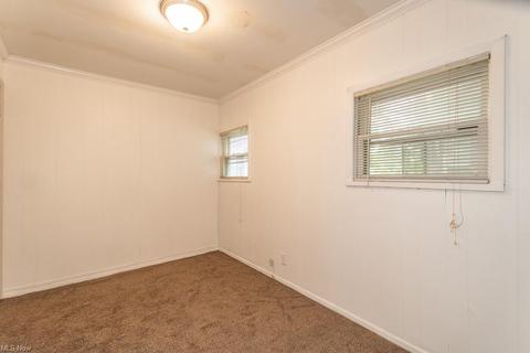 115 E 220th St, Euclid, OH 44123 photo 4