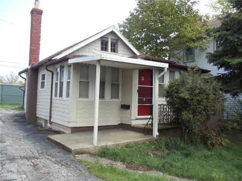 115 E 220th St, Euclid, OH 44123 photo 1