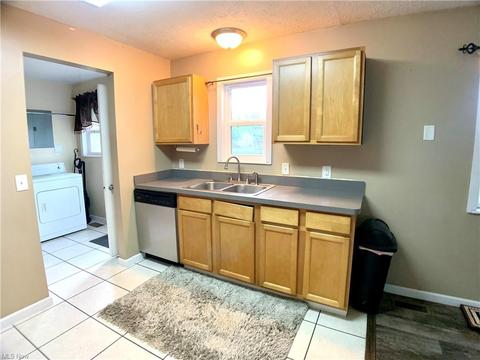 9834 Blanton Dr, Windham, OH 44288 photo 5
