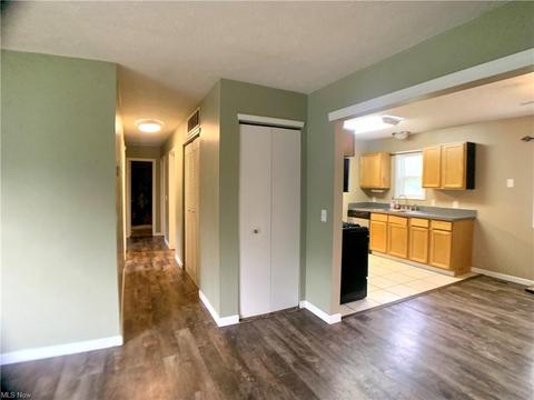 9834 Blanton Dr, Windham, OH 44288 photo 11