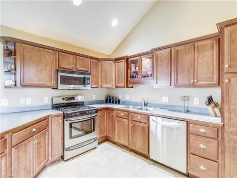 2585 River Downs, Stow, OH 44224 photo 8