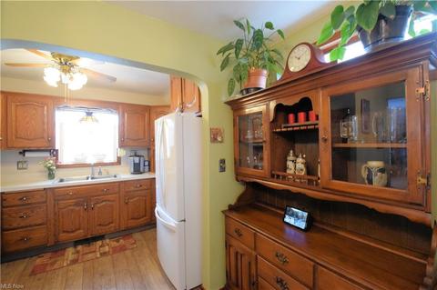 4819 Redfern Rd, Parma, OH 44134 photo 4