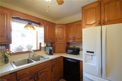4819 Redfern Rd, Parma, OH 44134 photo 3