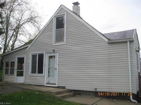1831 Frederick Ave SW, Canton, OH 44706 photo 3