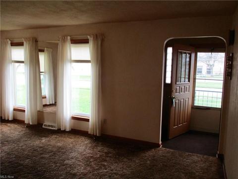 429 Poplar St, Elyria, OH 44035 photo 3