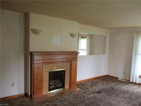 429 Poplar St, Elyria, OH 44035 photo 4