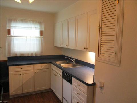 429 Poplar St, Elyria, OH 44035 photo 8