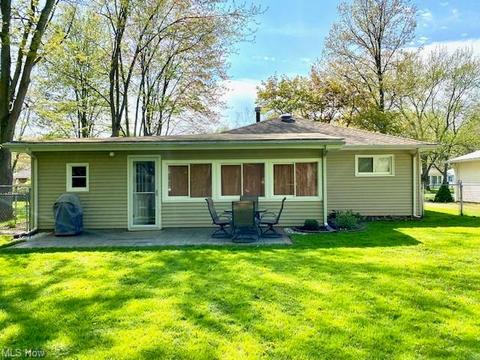4607 Willowbrook Dr, Mentor, OH 44060 photo 3
